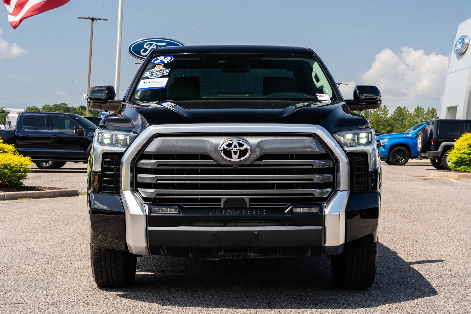 Used 2024 Toyota Tundra Limited AWD/4WD image 2