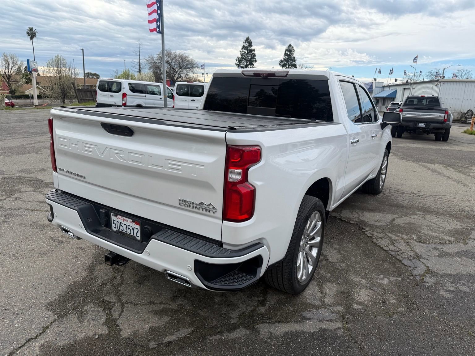 Used 2020 Chevrolet Silverado 1500 High Country w/ Technology Package image 5