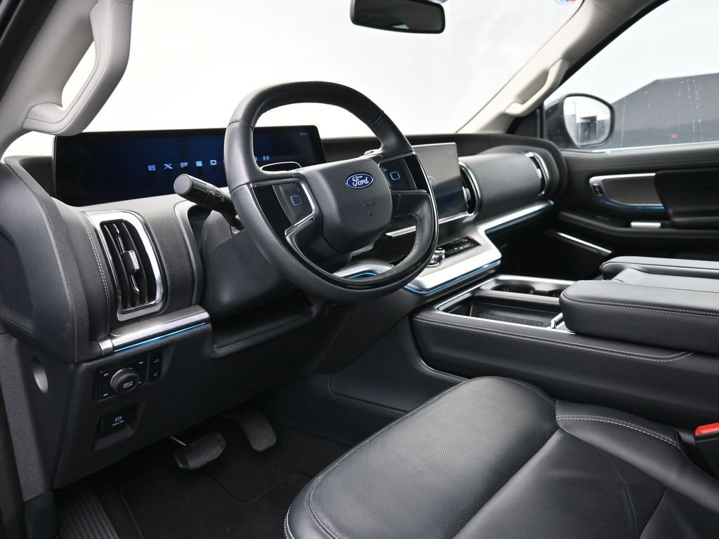Certified 2025 Ford Expedition Max Platinum image 18