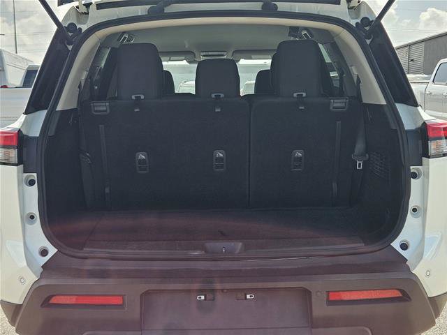 Used 2024 Nissan Pathfinder SV FWD image 10