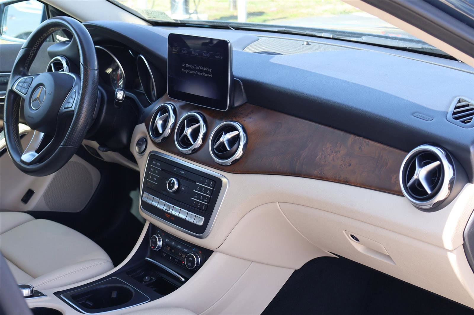 Used 2020 Mercedes-Benz GLA 250 4MATIC image 39