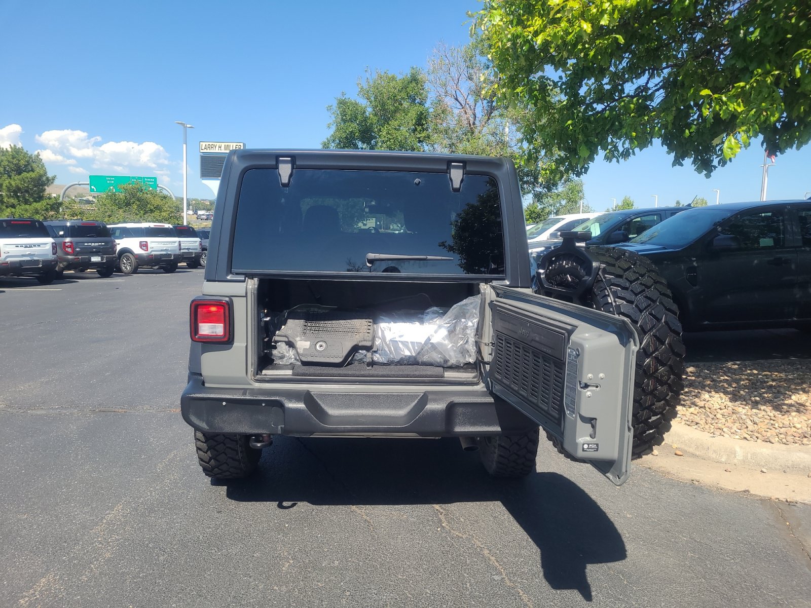 Used 2021 Jeep Wrangler Sport AWD/4WD image 31