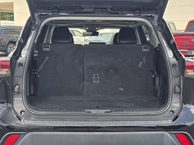 Used 2022 Toyota Highlander XLE FWD image 29
