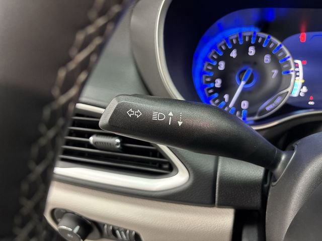 Used 2023 Chrysler Pacifica Touring-L image 19