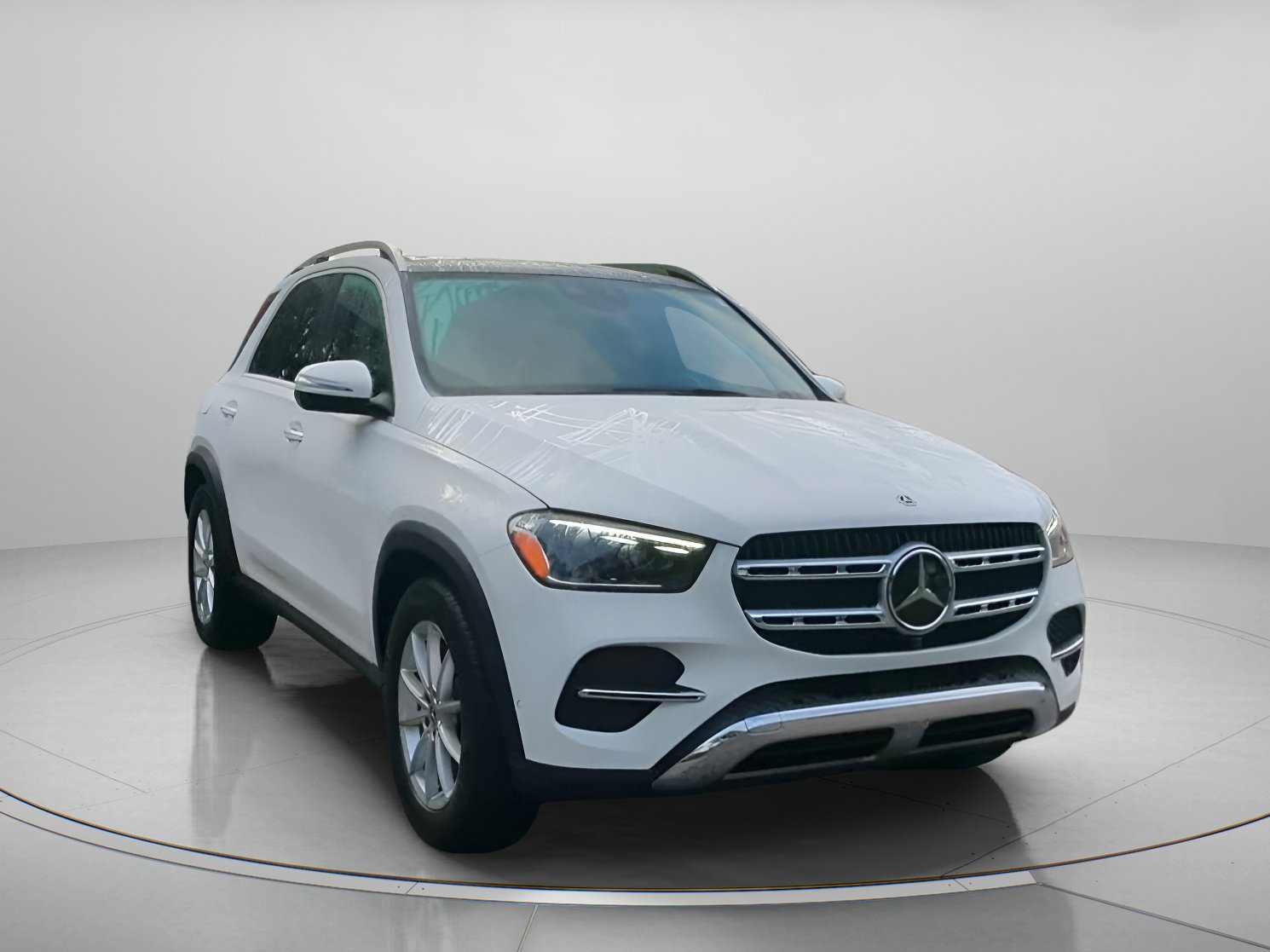 Used 2025 Mercedes-Benz GLE 350 4MATIC w/ Driver Assistance Package image 4