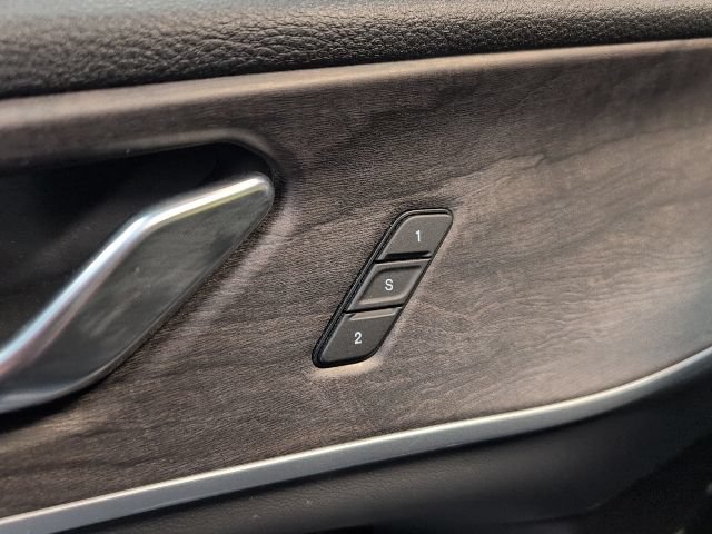 Used 2024 Jeep Grand Cherokee Limited AWD/4WD image 16