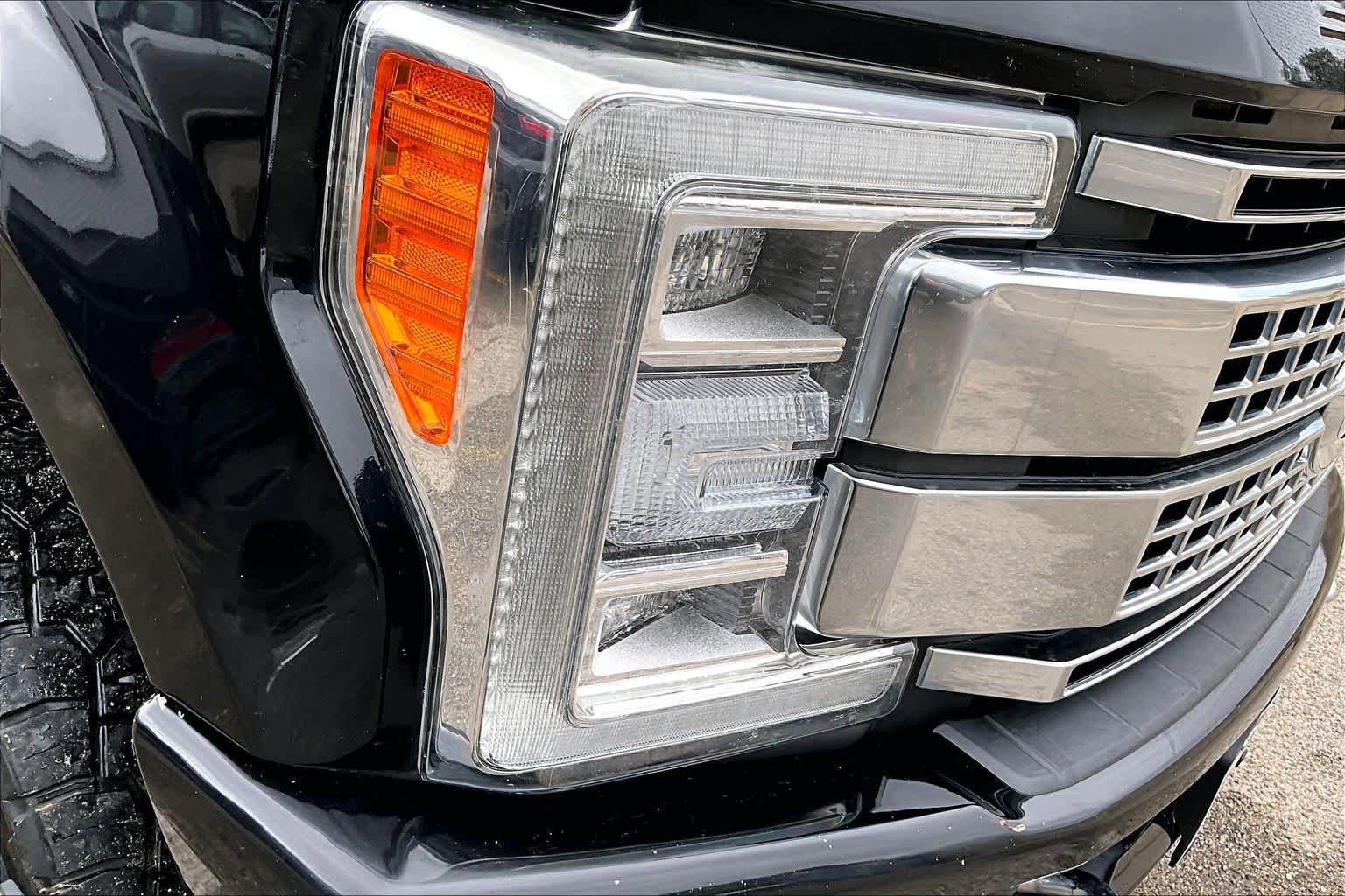 Certified 2019 Ford F350 Platinum w/ Platinum Ultimate Package AWD/4WD image 27