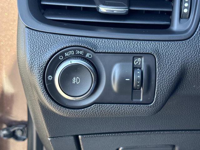 Used 2020 Buick Envision Preferred w/ LPO, Interior Luxury Package image 17