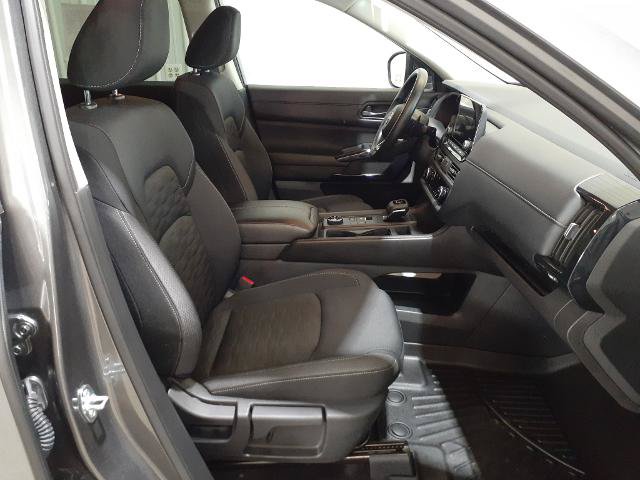 Used 2025 Nissan Pathfinder S AWD/4WD image 30