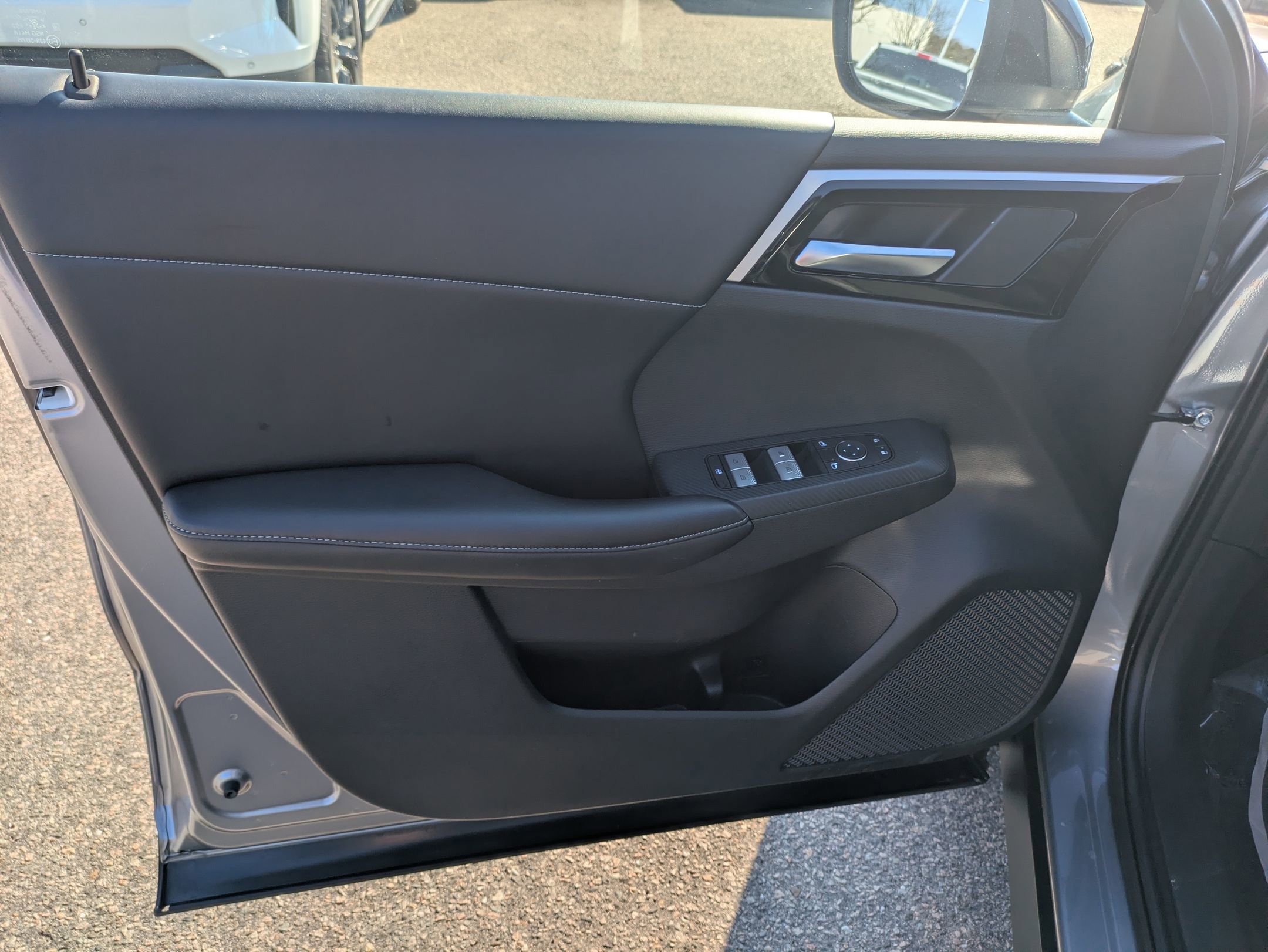 Used 2022 Mitsubishi Outlander SE image 12