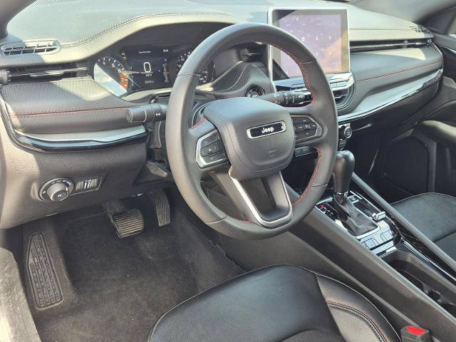 Used 2025 Jeep Compass Trailhawk AWD/4WD image 11