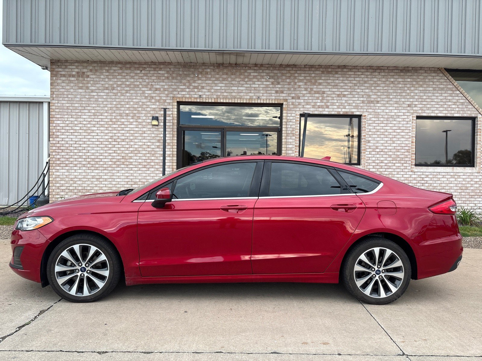 Certified 2020 Ford Fusion SE AWD/4WD image 2