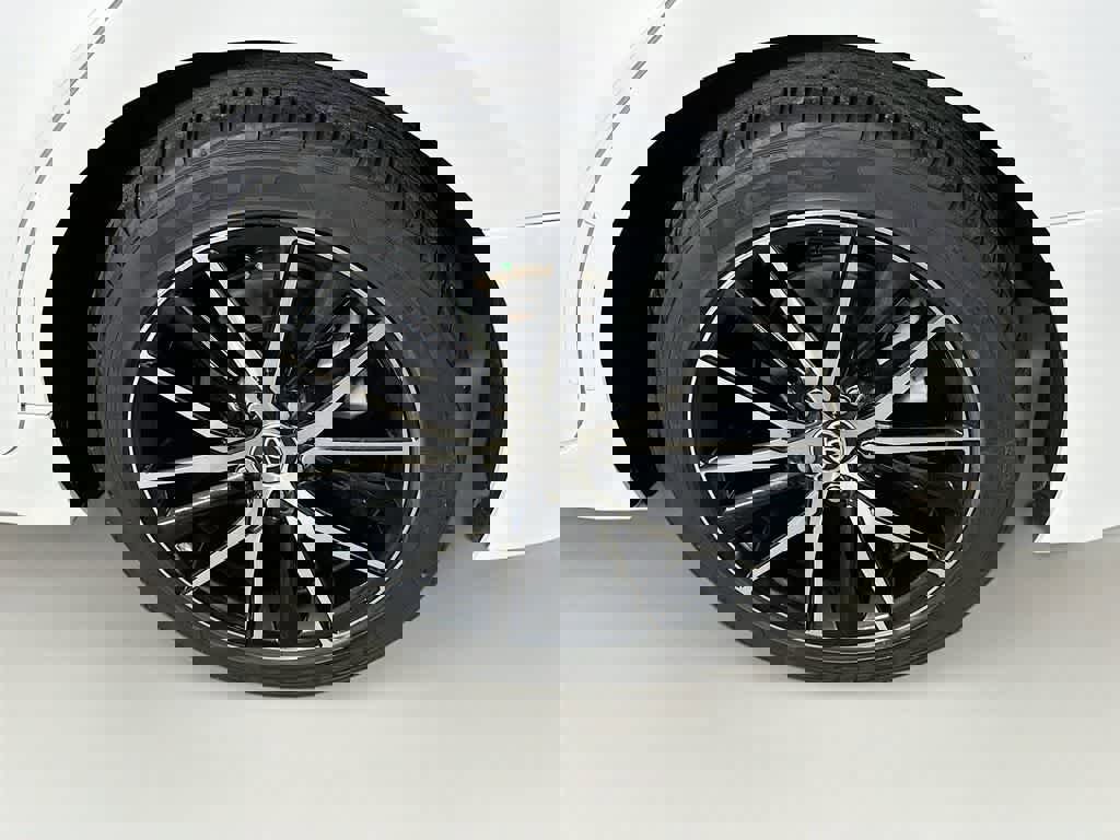 Used 2021 Toyota Camry SE image 11