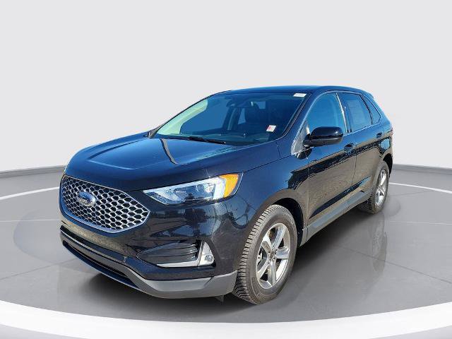Certified 2023 Ford Edge SEL w/ Convenience Package AWD/4WD image 3