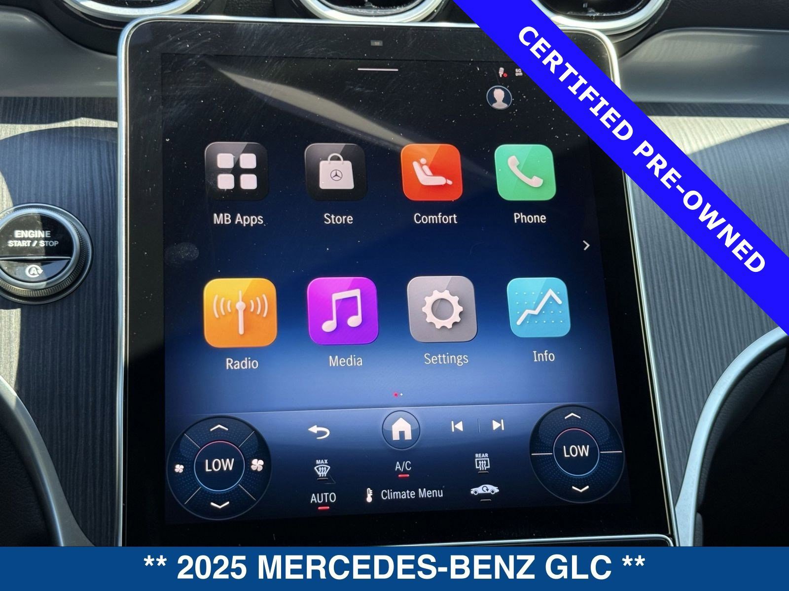 Used 2025 Mercedes-Benz GLC 300 image 28