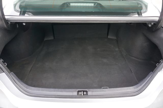 Used 2021 Toyota Camry LE FWD image 18
