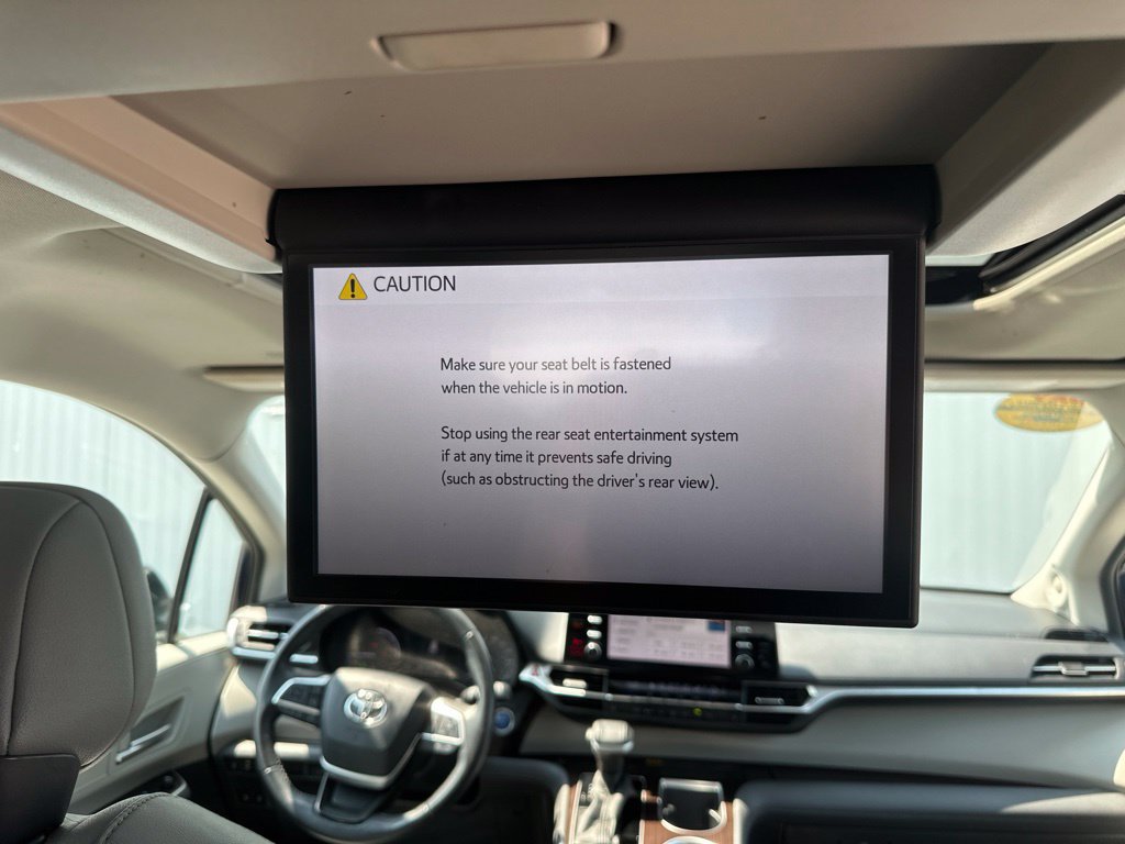 Used 2021 Toyota Sienna XLE w/ XLE Plus Package FWD image 33