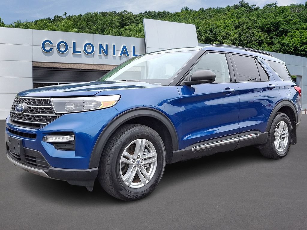 Certified 2022 Ford Explorer XLT w/ Equipment Group 202A AWD/4WD image 3
