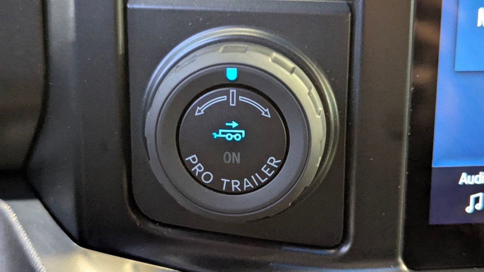 Certified 2025 Ford F350 Platinum w/ Platinum Plus Package image 27