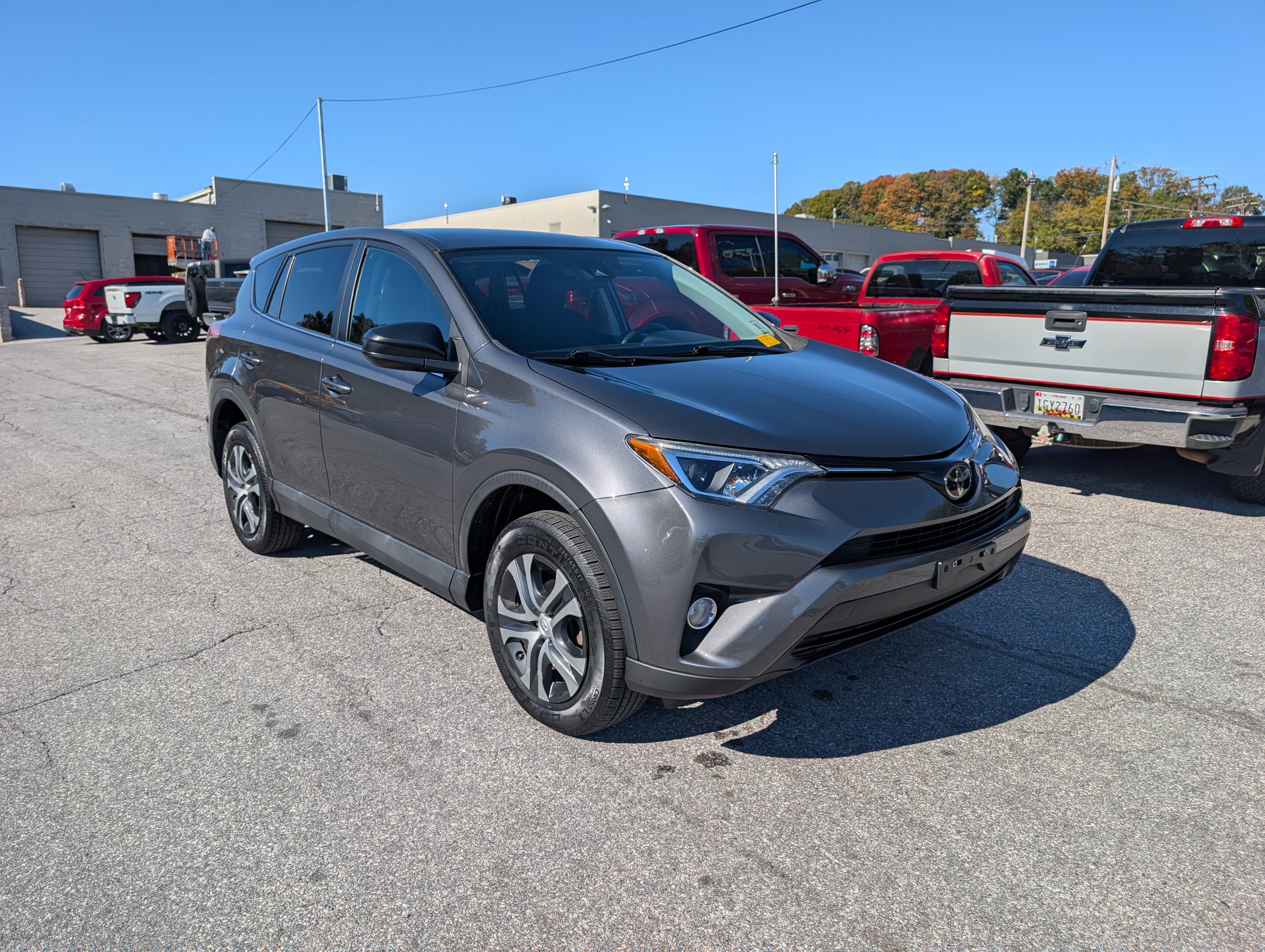 Used 2018 Toyota RAV4 LE w/ All Weather Liner Package AWD/4WD image 9