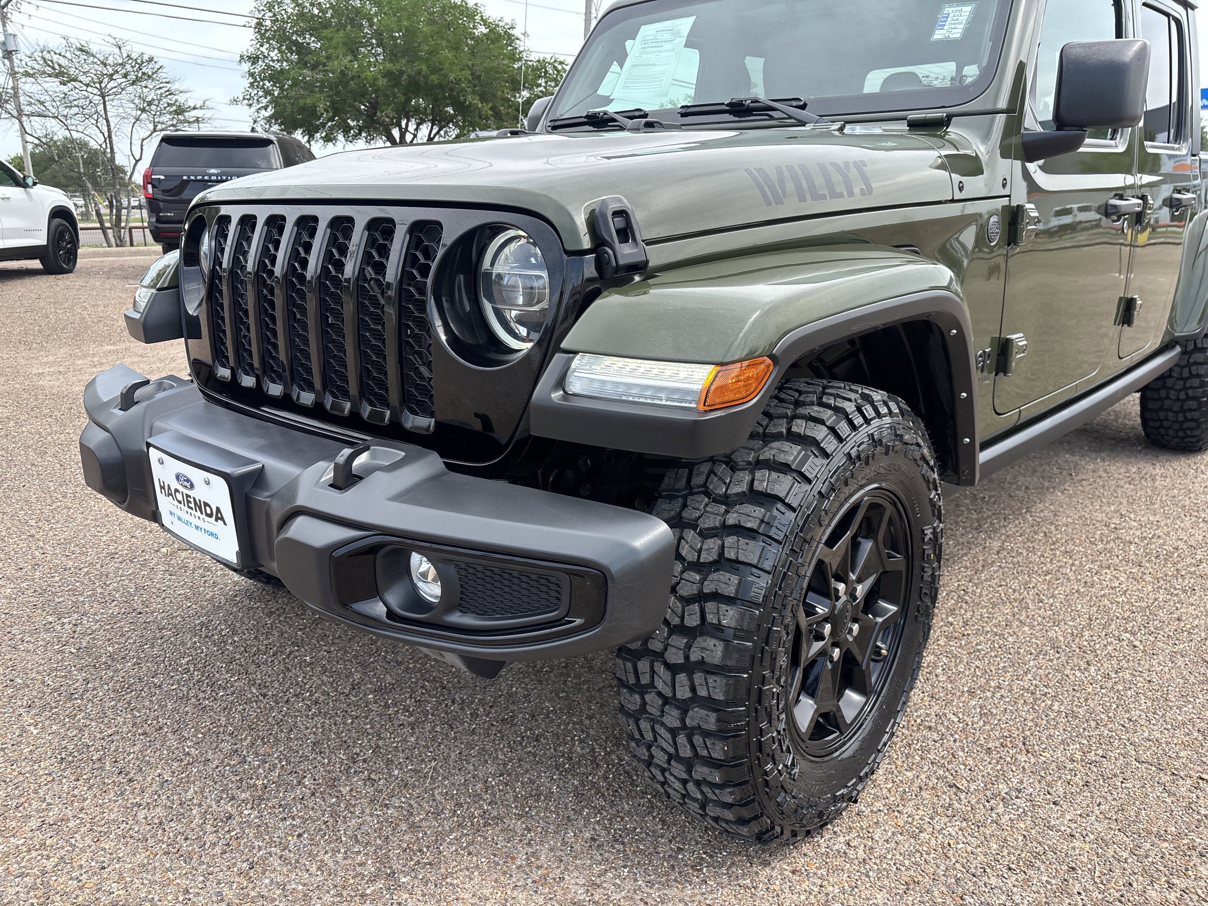 Used 2022 Jeep Gladiator Sport AWD/4WD image 7