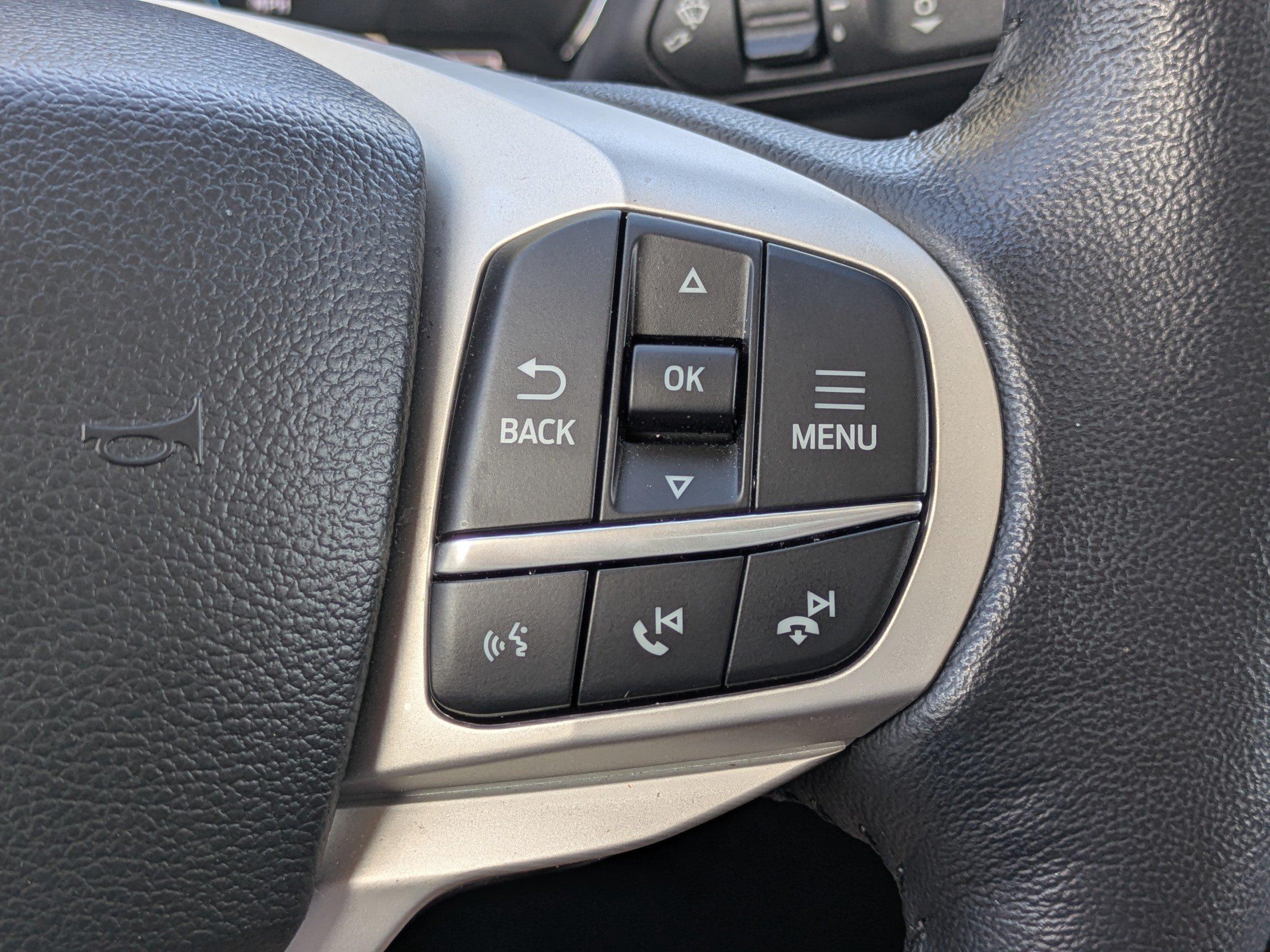 Certified 2023 Ford Explorer Limited w/ Limited Technology Package AWD/4WD image 24