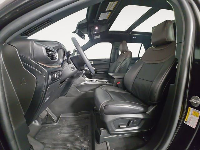 Certified 2023 Ford Explorer Platinum w/ Technology Package image 9