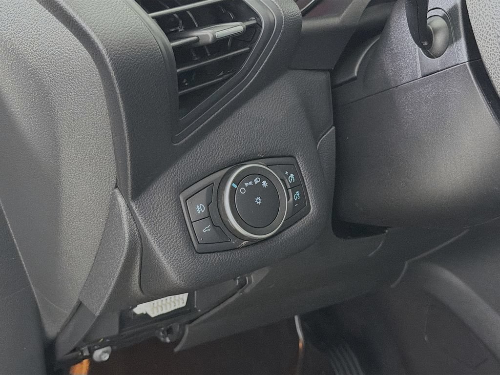 Certified 2019 Ford Escape SE FWD image 13