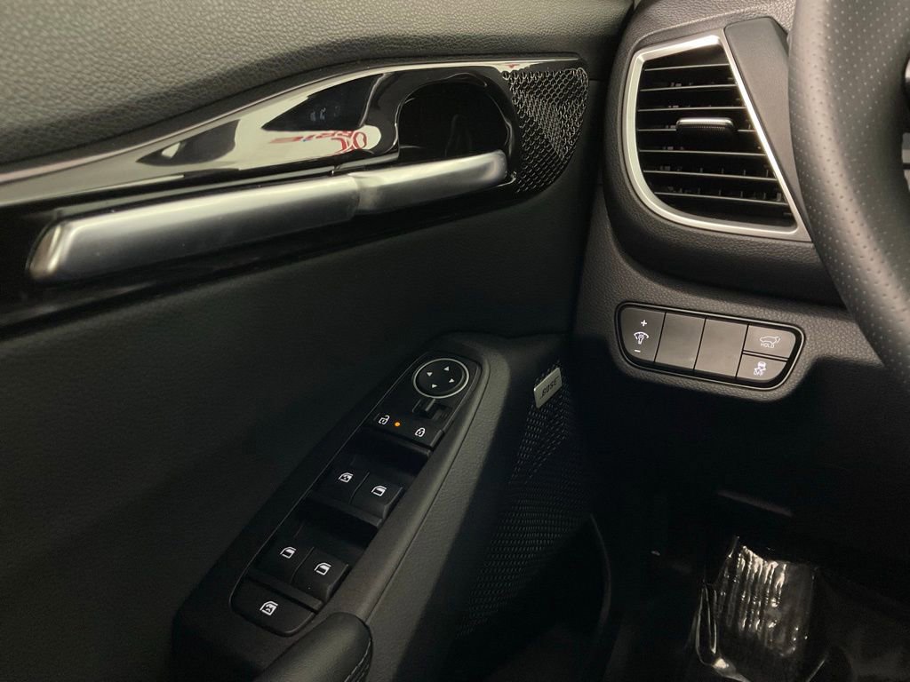 Used 2024 Kia Seltos SX w/ SX Sunroof Package image 19