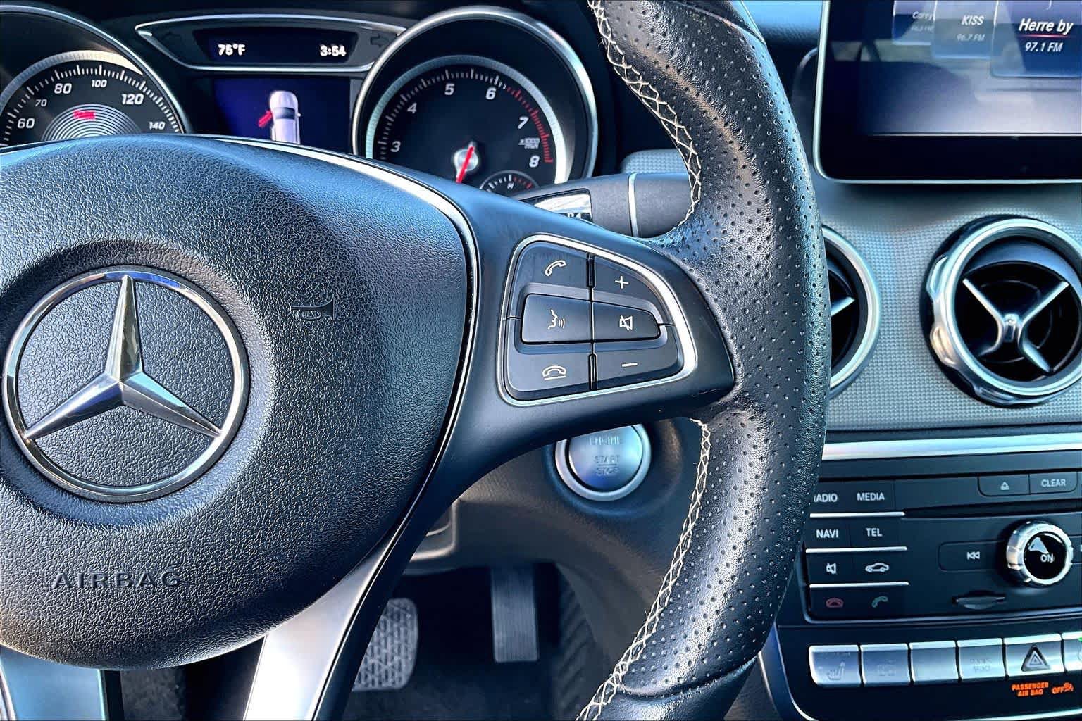 Used 2018 Mercedes-Benz GLA 250 4MATIC image 25