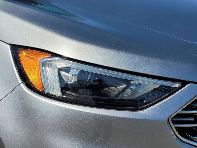 Certified 2022 Ford Edge SEL w/ Convenience Package AWD/4WD image 9