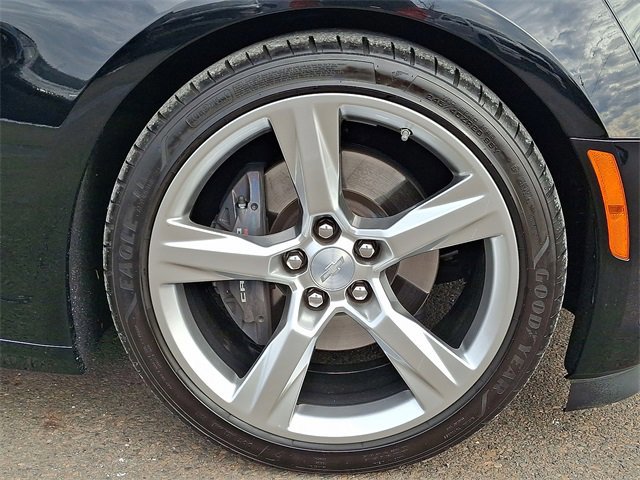 Used 2017 Chevrolet Camaro SS image 8