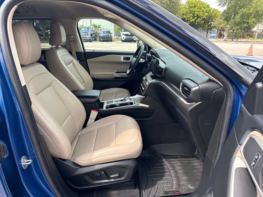 Certified 2023 Ford Explorer XLT w/ Equipment Group 202A RWD image 27