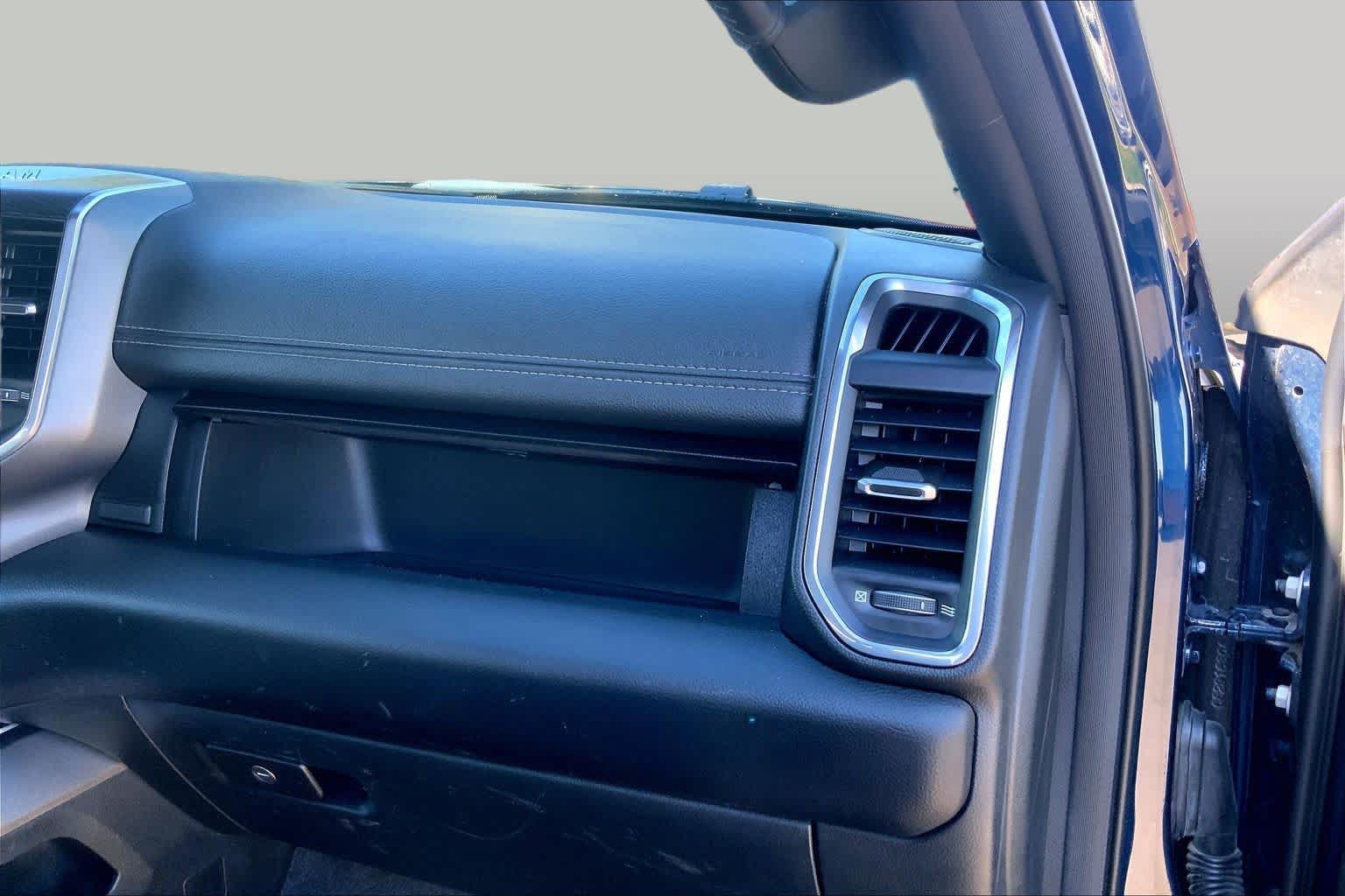 Used 2024 RAM 1500 Laramie AWD/4WD image 19