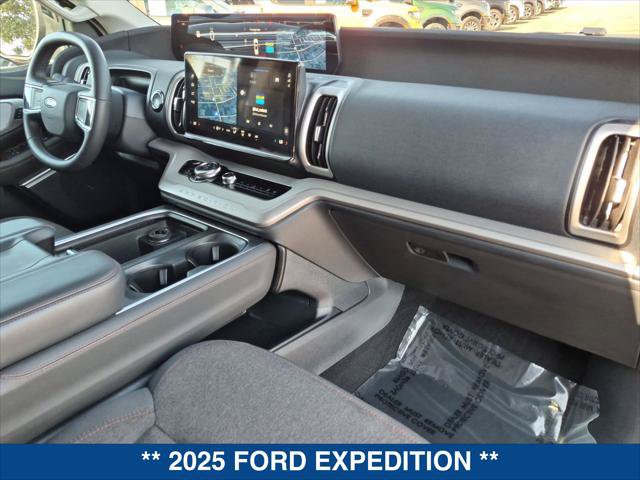 Certified 2025 Ford Expedition Max Active RWD image 23