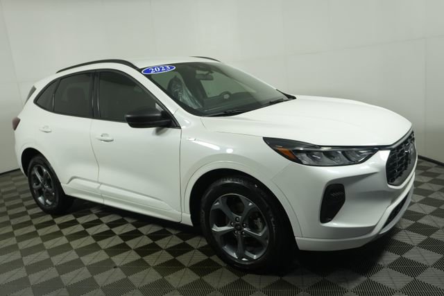 Certified 2023 Ford Escape ST-Line w/ Tech Pack #1 AWD/4WD image 2