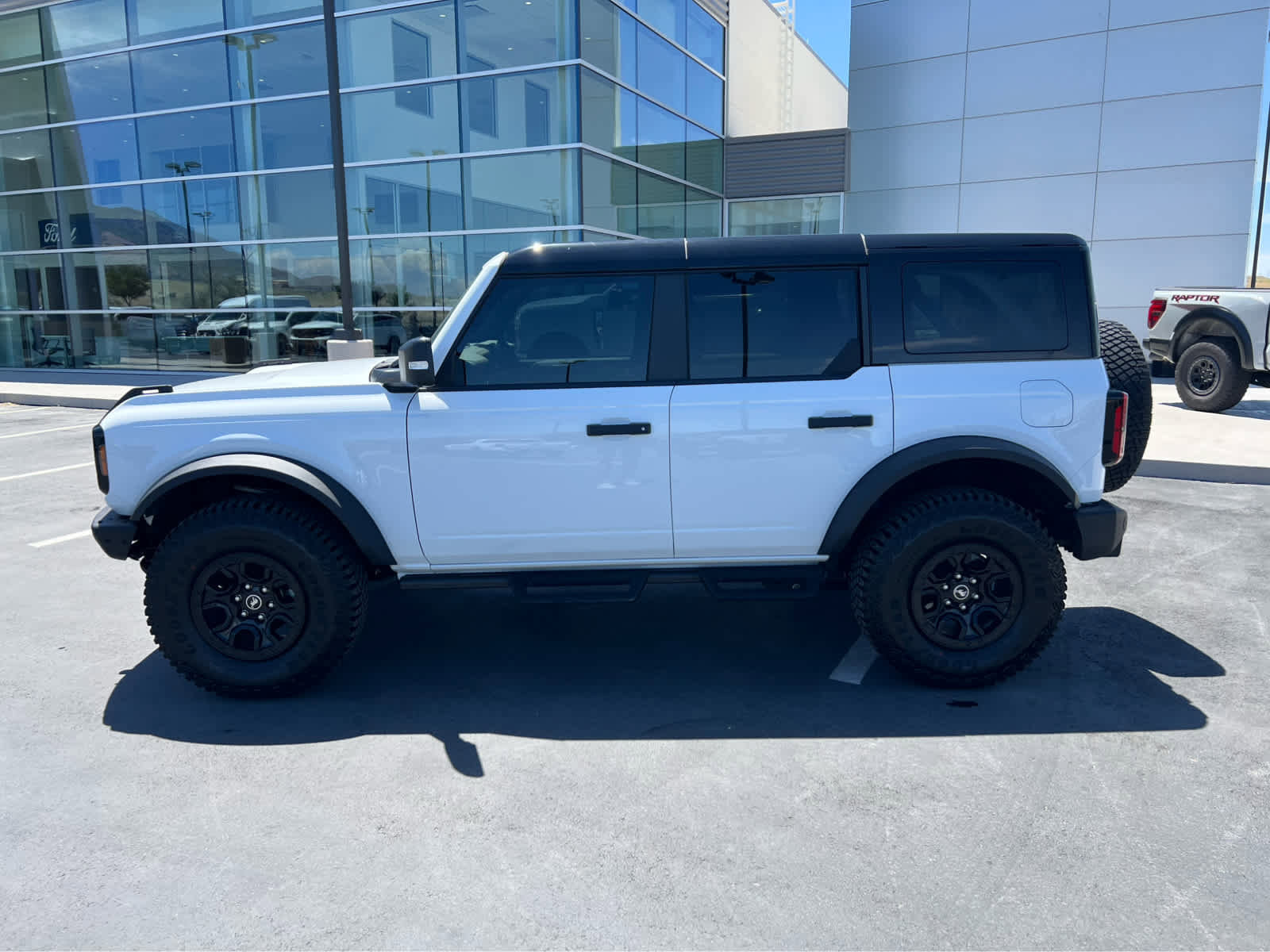 Certified 2024 Ford Bronco Wildtrak AWD/4WD image 12