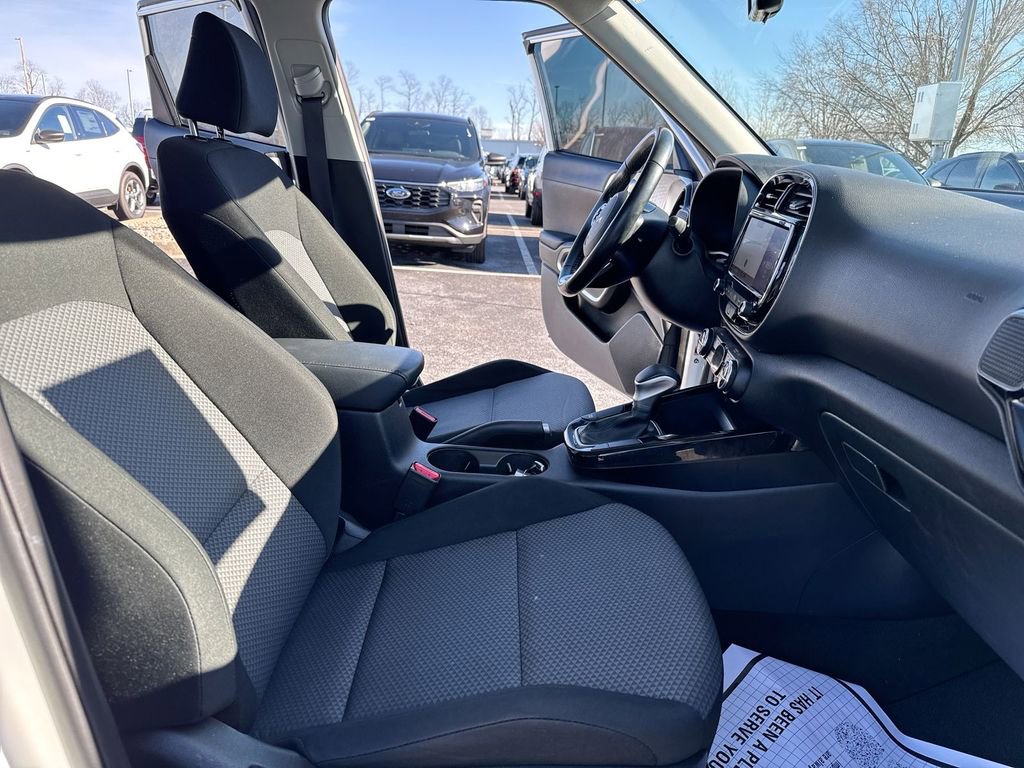 Used 2022 Kia Soul X-Line image 23
