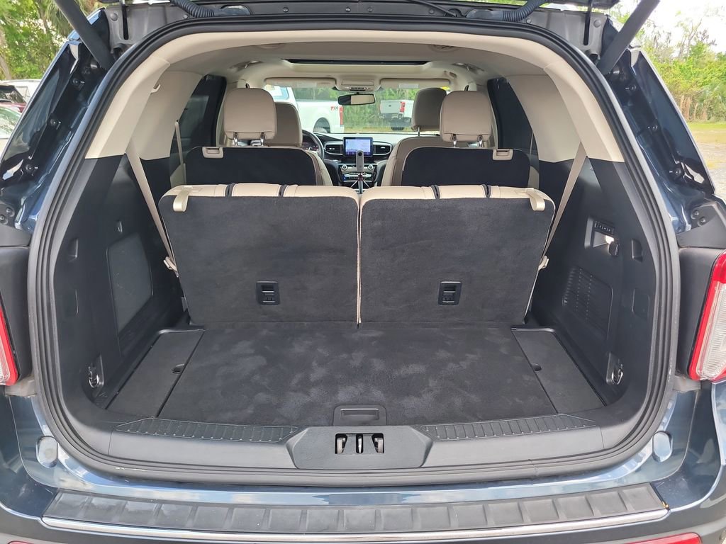 Certified 2022 Ford Explorer Limited w/ Equipment Group 301A image 7