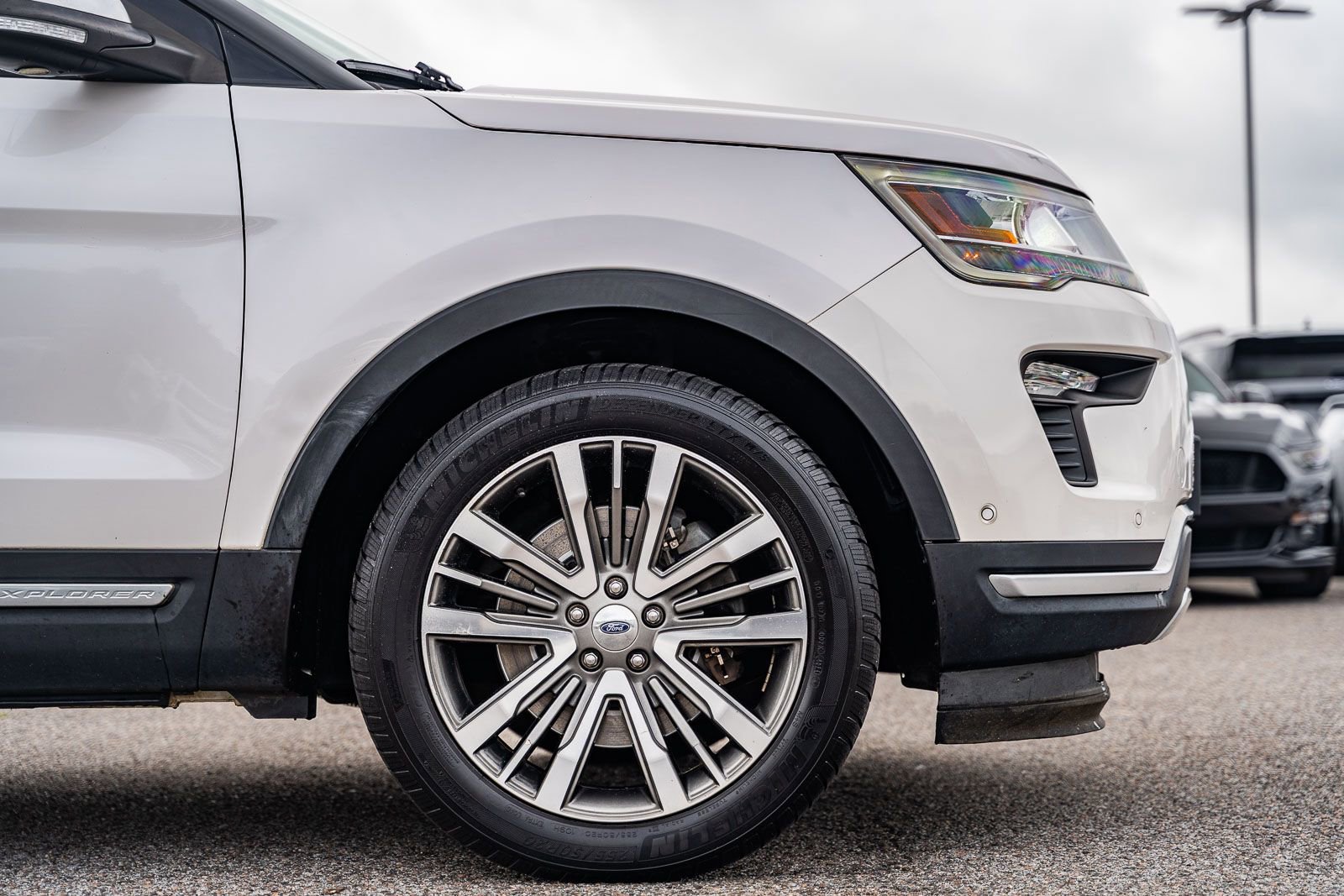 Certified 2018 Ford Explorer Platinum AWD/4WD image 9