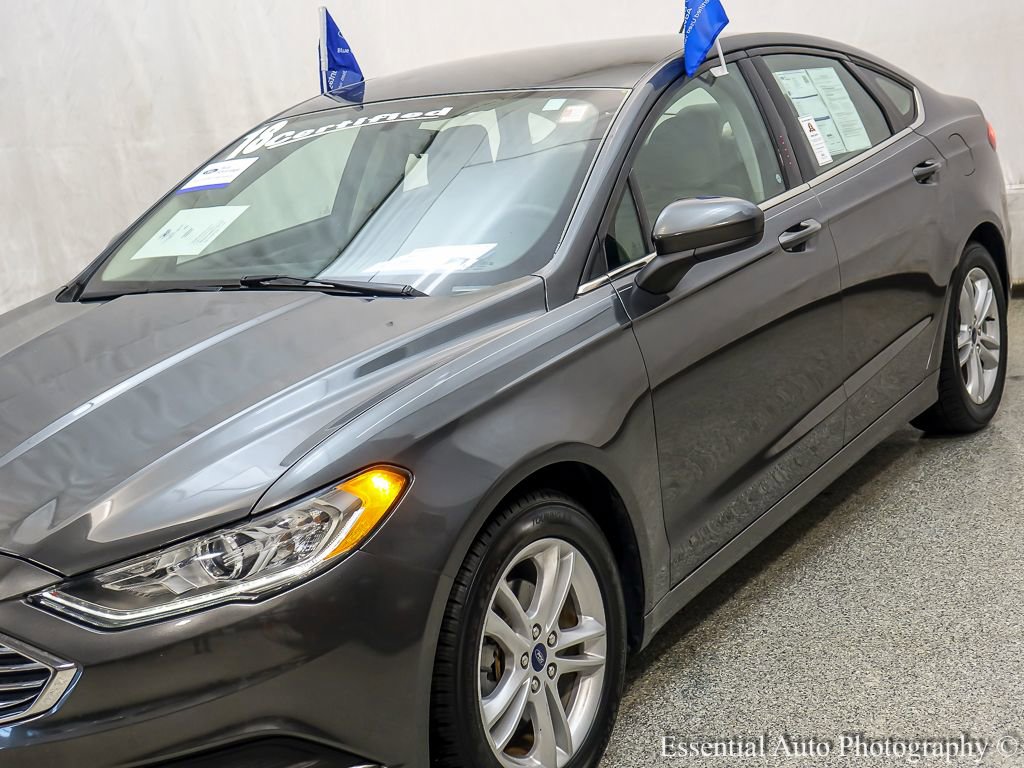 Certified 2018 Ford Fusion SE w/ Fusion SE Technology Package FWD image 4