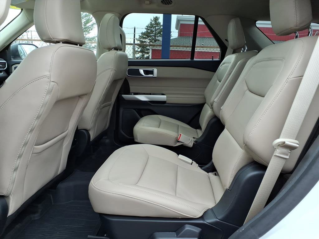 Certified 2024 Ford Explorer XLT w/ Equipment Group 202A image 12