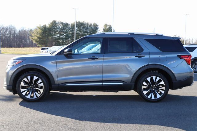 Certified 2025 Ford Explorer Platinum w/ LUX Leather Package AWD/4WD image 3