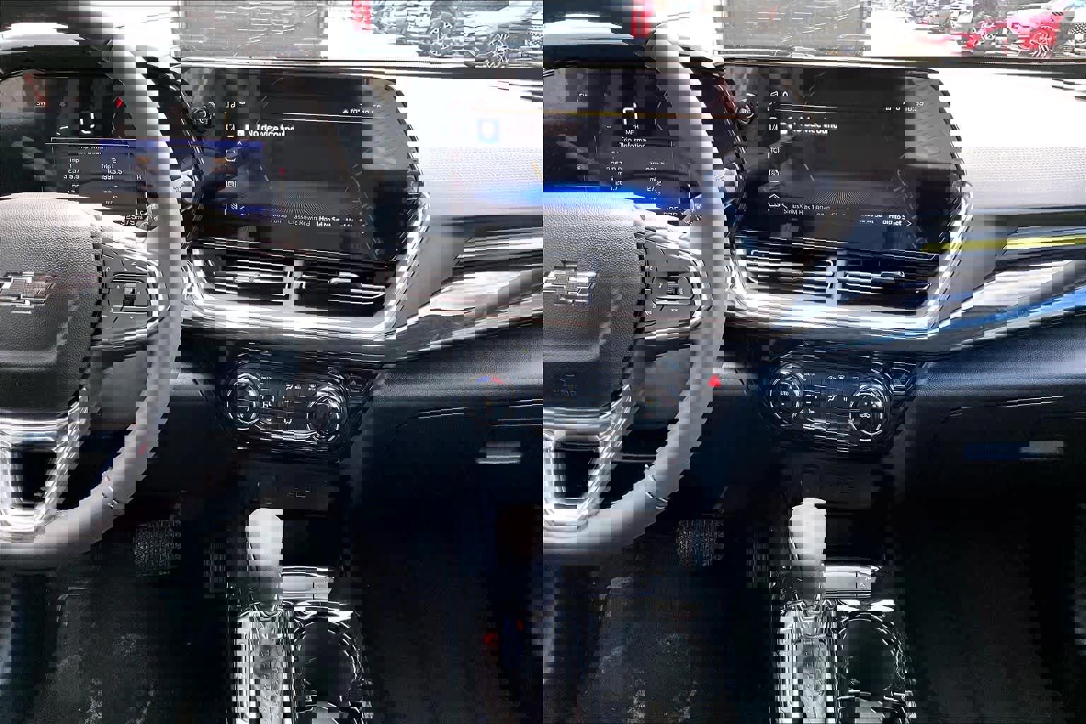 Used 2025 Chevrolet Trax ACTIV w/ Driver Confidence Package image 9