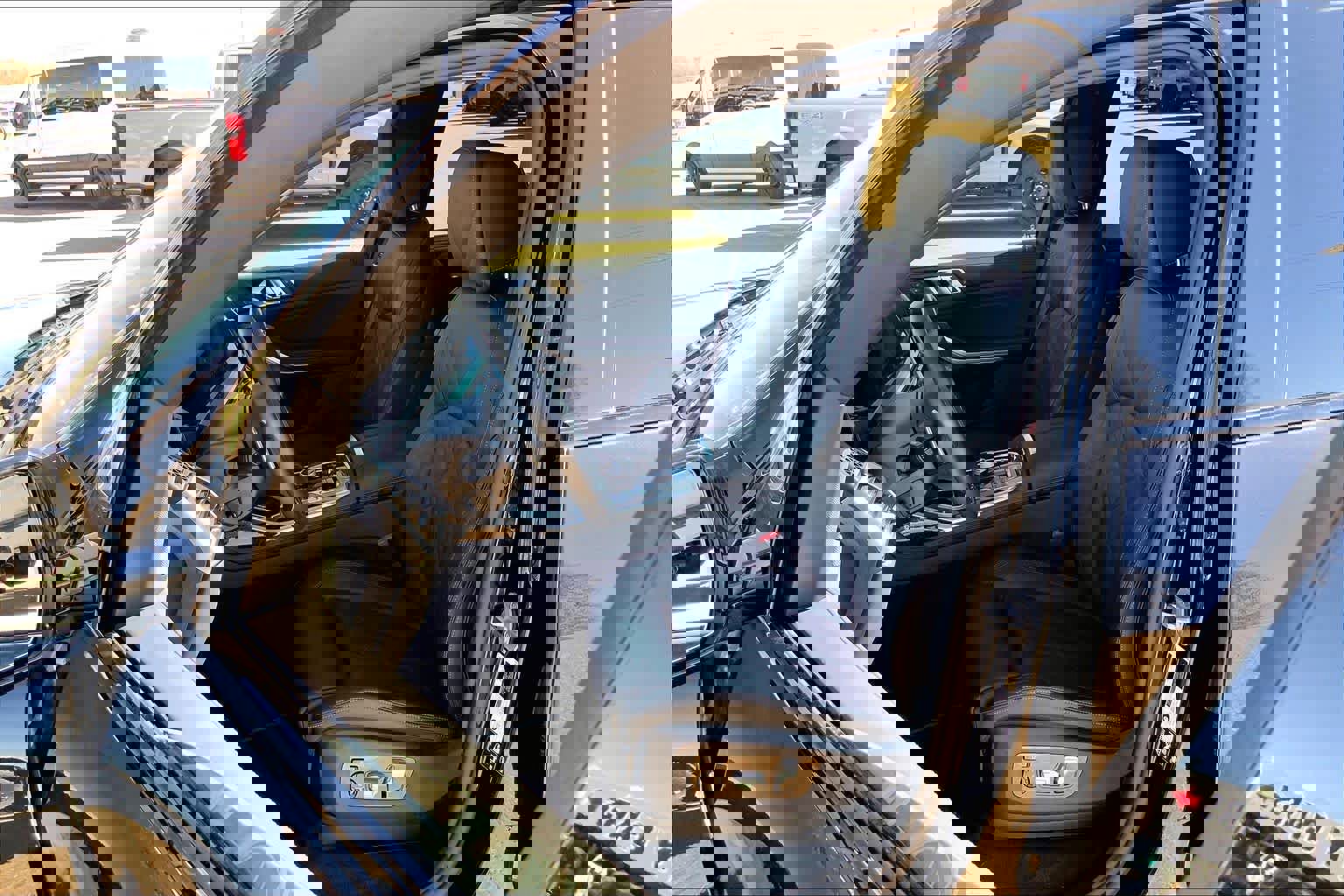 Used 2025 BMW X7 xDrive40i w/ Executive Package image 9