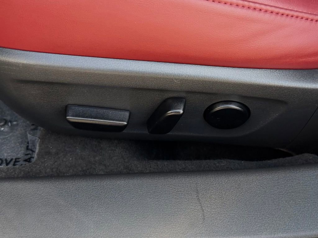 Used 2025 MAZDA MAZDA3 2.5 S Hatchback w/ Premium Pkg image 19