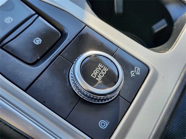 Certified 2022 Ford Explorer XLT w/ Equipment Group 202A image 27