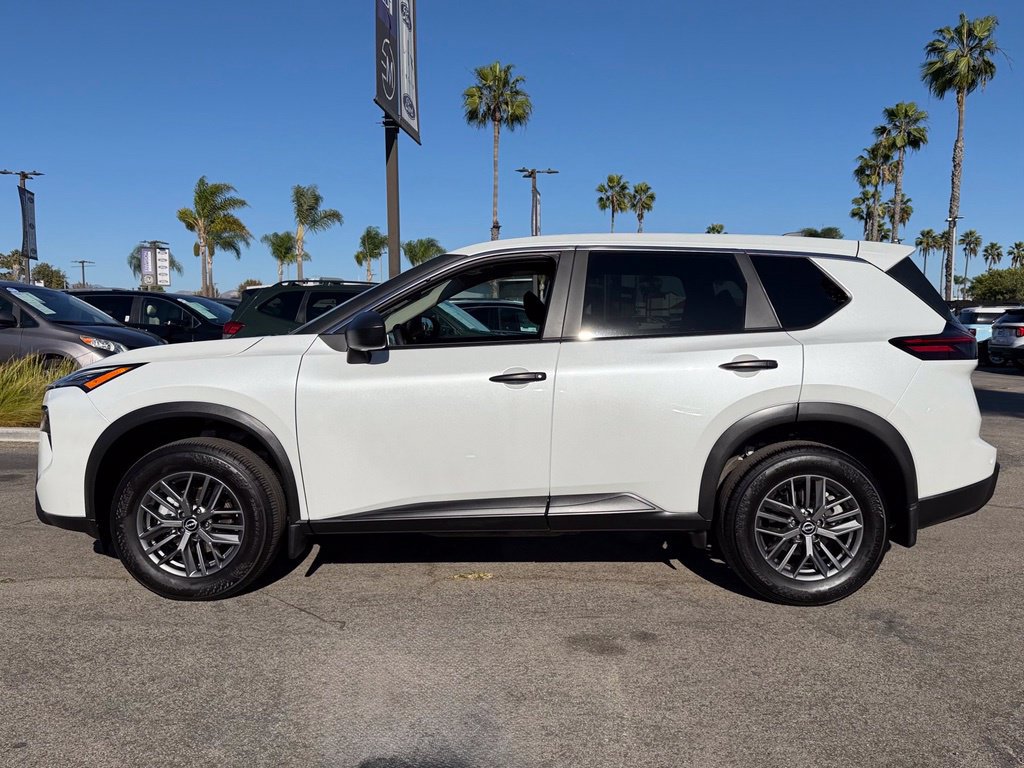 Used 2025 Nissan Rogue S FWD image 5