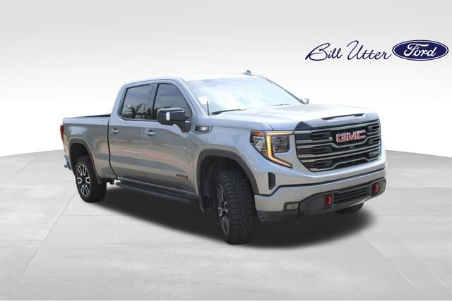 Used 2025 GMC Sierra 1500 AT4 w/ AT4 Premium Package AWD/4WD image 3