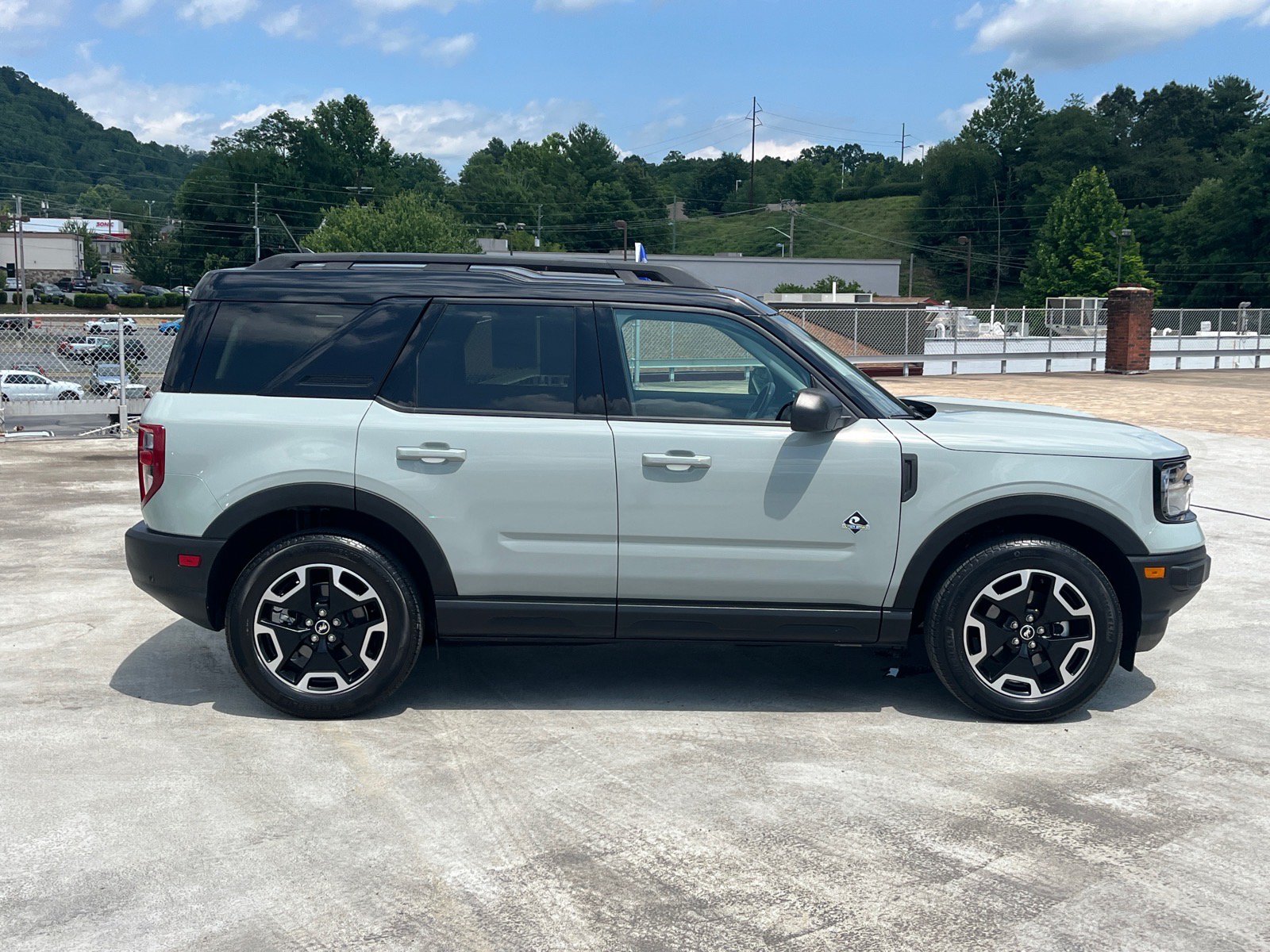 Certified 2024 Ford Bronco Sport Outer Banks w/ Tech Package AWD/4WD image 2
